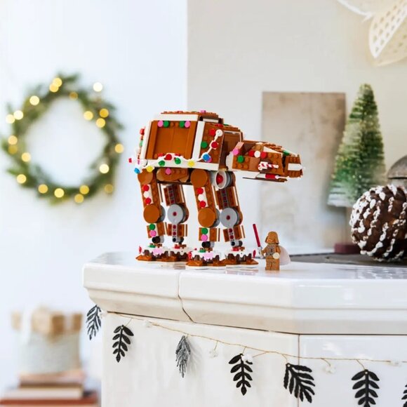 LEGO 40806 Gingerbread AT-AT with Vader Minifigure New Sealed NIB in Hand - Picture 10 of 15